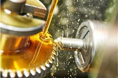 DẦU BÔI TRƠN CÔNG NGHIỆP PHÚ TÍN – NGƯỜI BẠN ĐỒNG HÀNH ĐẮC LỰC CỦA MÁY CNC